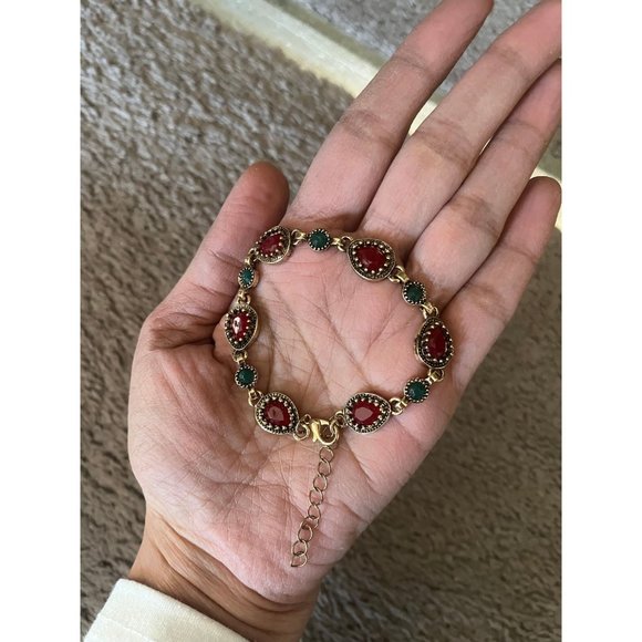 Golden bracelet, Vintage style lightweight , statement red dainty minimalist - Picture 8 of 10